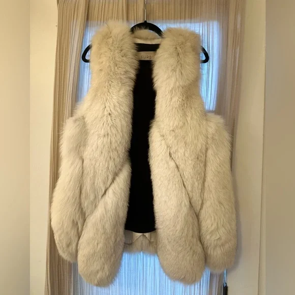 CLASSIC FOX FUR VEST - Picture 3 of 13